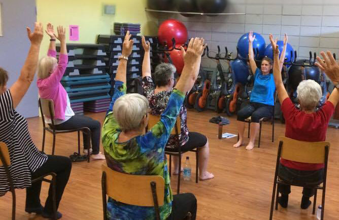 Centre de conditionnement physique Espace pleine Forme Alexandra Yerly Yoga sur chaise